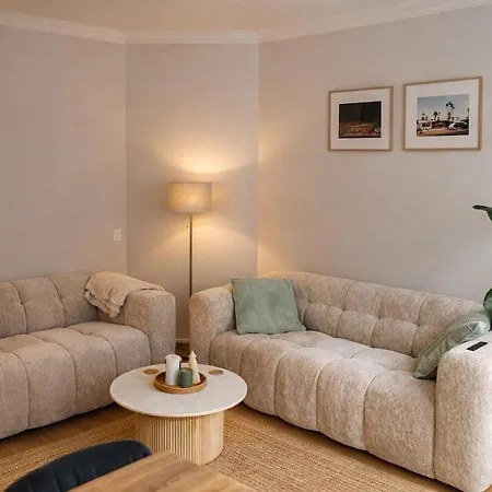 Modern Bright In Trendy De Pijp Appartement