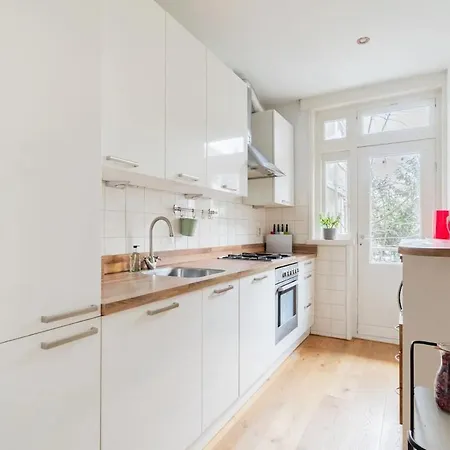 Modern Bright In Trendy De Pijp Amsterdam