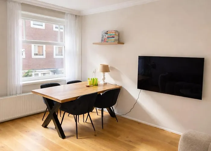 Modern Bright In Trendy De Pijp Amsterdam