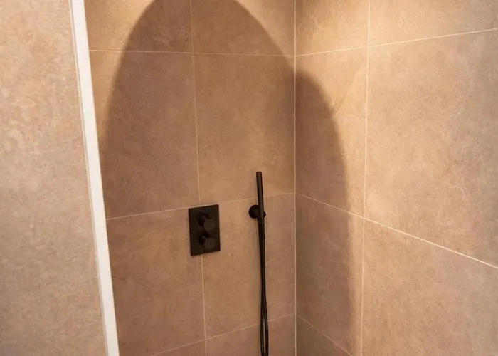 Modern Bright In Trendy De Pijp Apartment Amsterdam