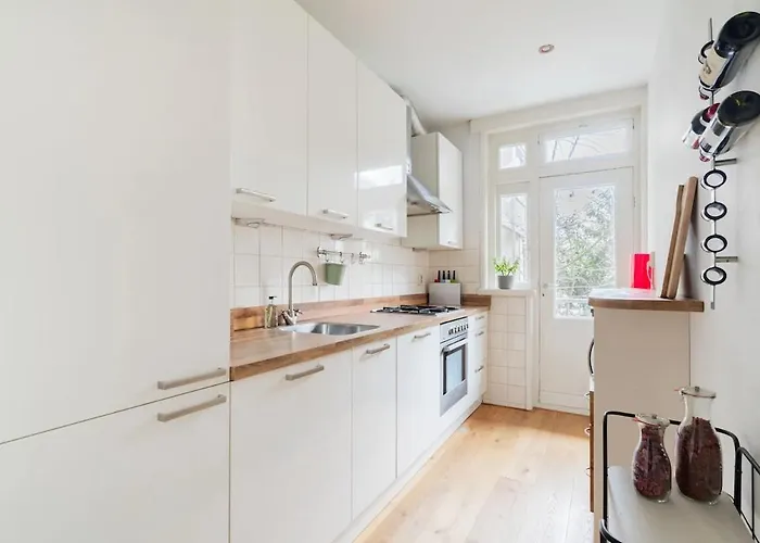 Modern Bright In Trendy De Pijp Amsterdam