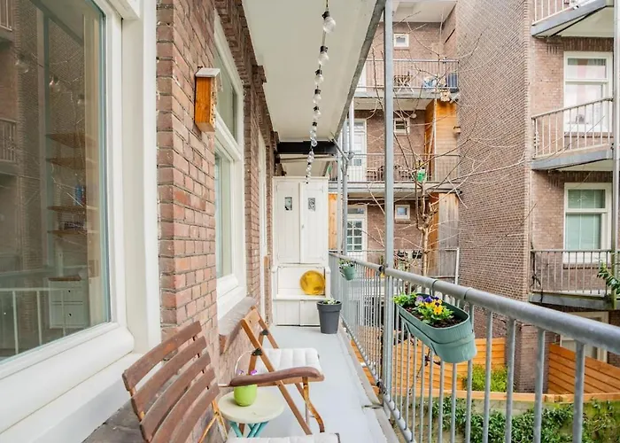 Modern Bright In Trendy De Pijp Amsterdam