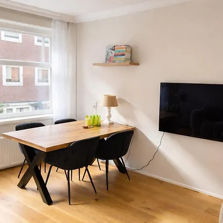 Modern Bright In Trendy De Pijp Amsterdam